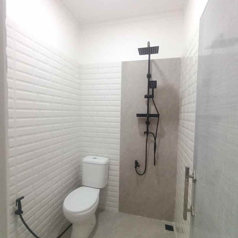 dijual rumah panjibuwono city