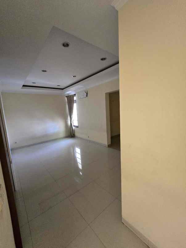 dijual rumah panunggangan barat cibodas