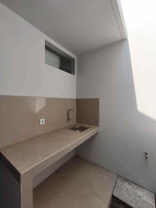 dijual rumah park sunrise 1 lantai 700 jutaan