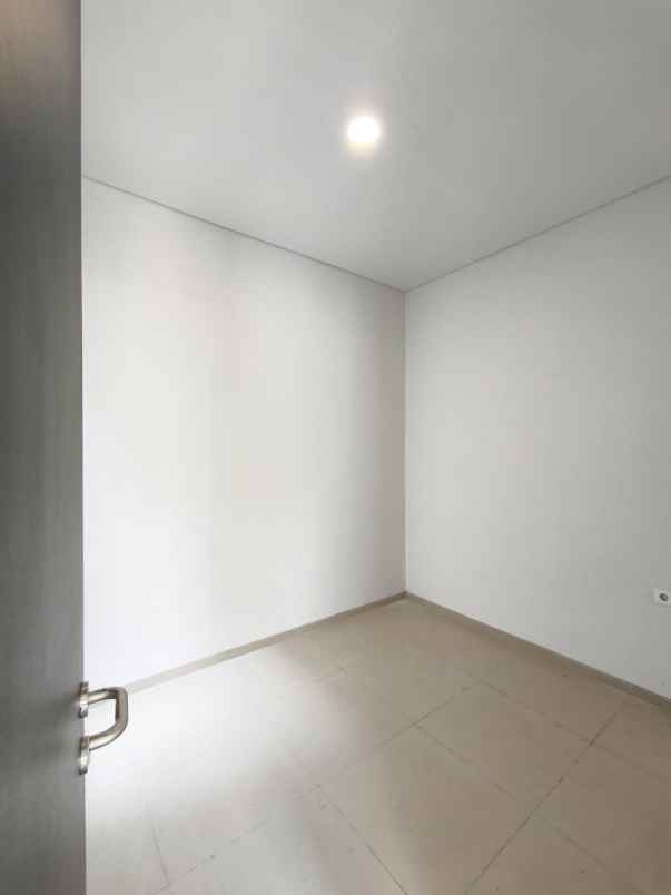 dijual rumah park sunrise 2 lantai 800 jutaan