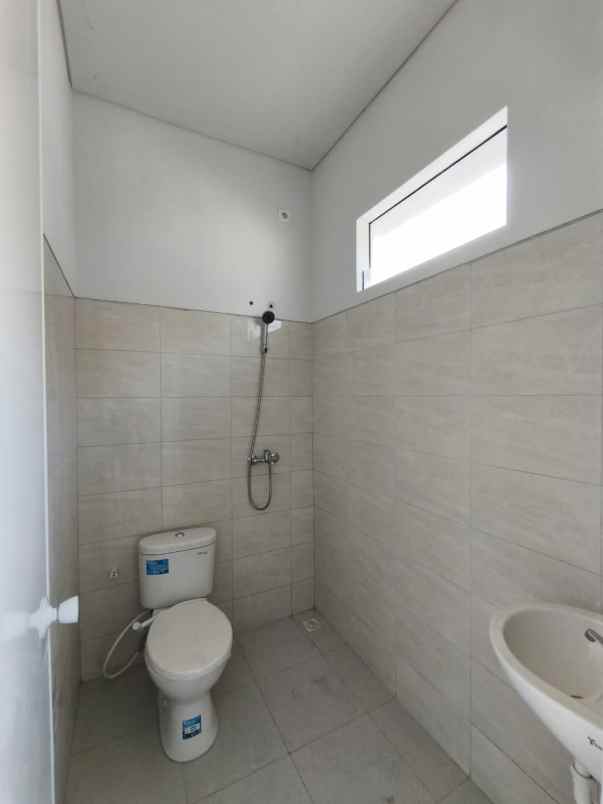 dijual rumah park sunrise 2 lantai 800 jutaan