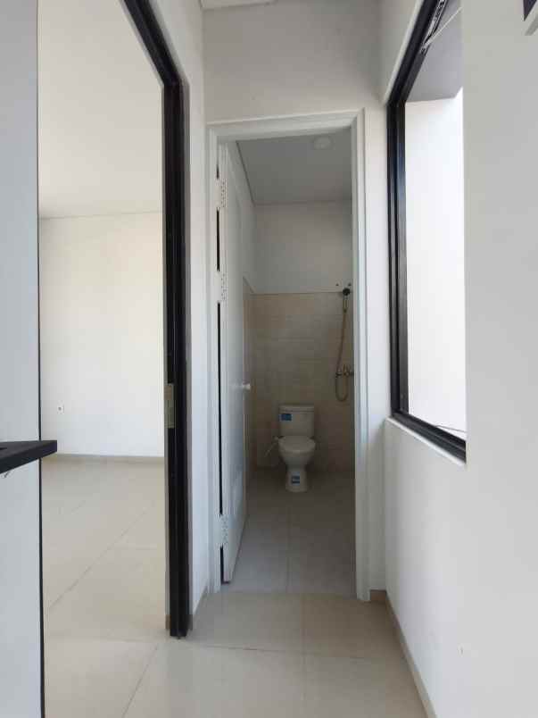 dijual rumah park sunrise 2 lantai 800 jutaan