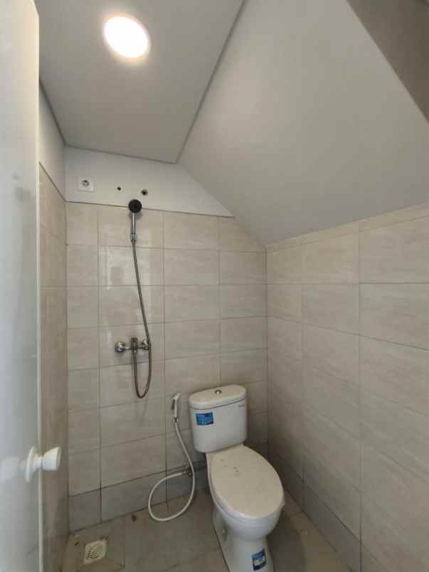 dijual rumah park sunrise 2 lantai 800 jutaan