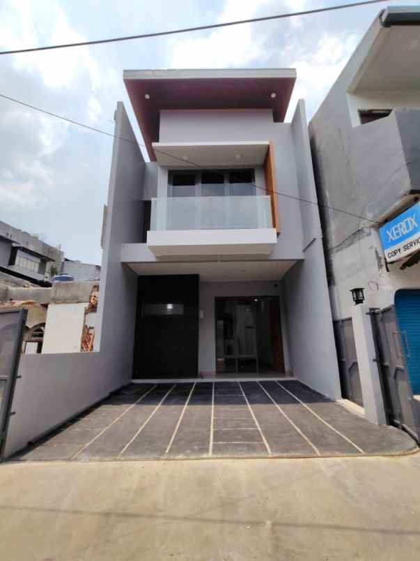 dijual rumah pasar minggu