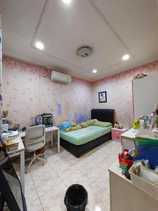 dijual rumah pegadungan kalideres