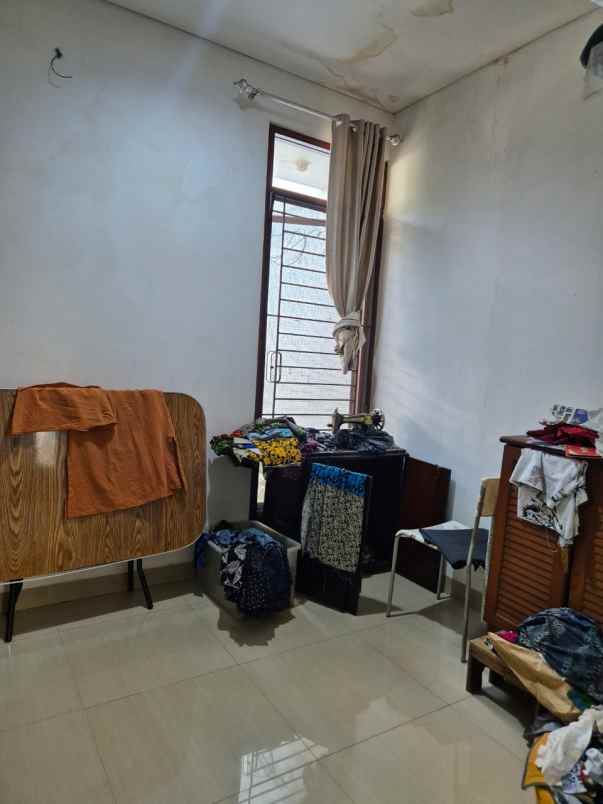 dijual rumah pelangi gading residence