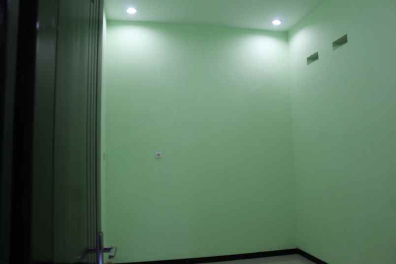 dijual rumah perum agus salim residence