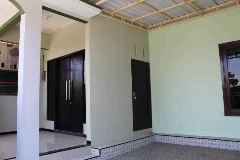 dijual rumah perum agus salim residence
