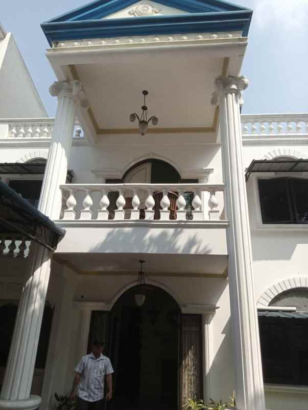 dijual rumah perum cibubur indah