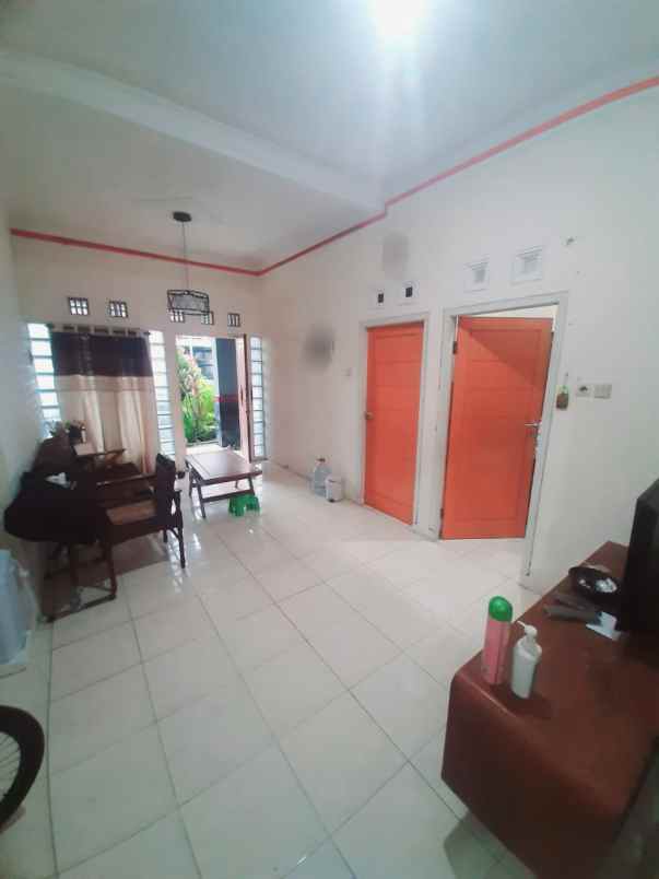 dijual rumah perum permata tembalang