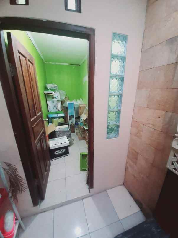 dijual rumah perum permata tembalang