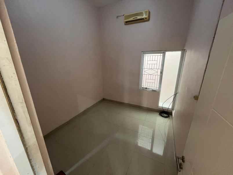 dijual rumah perumahan green mansion