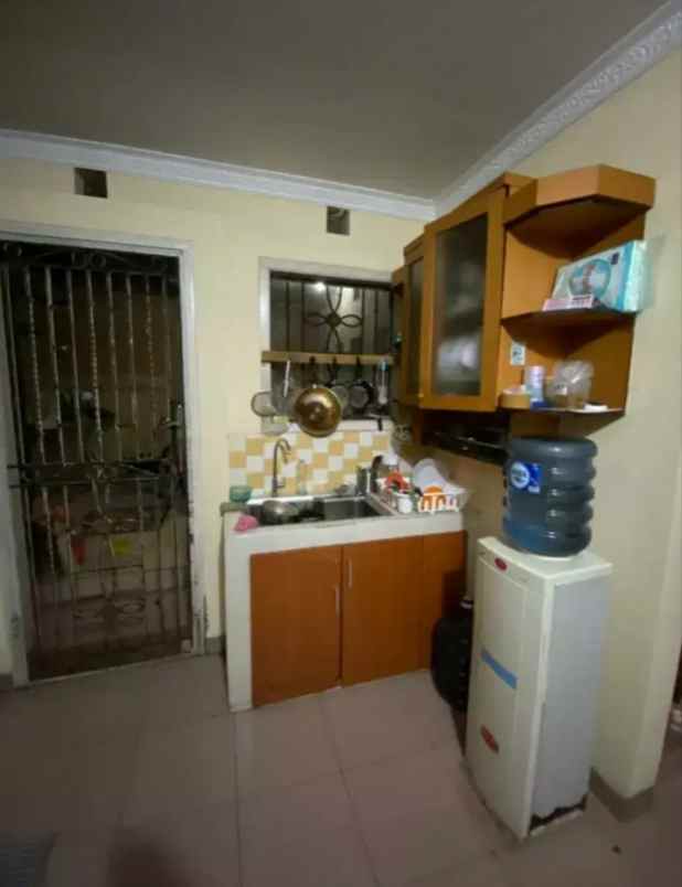 dijual rumah perumahan jatinegara baru