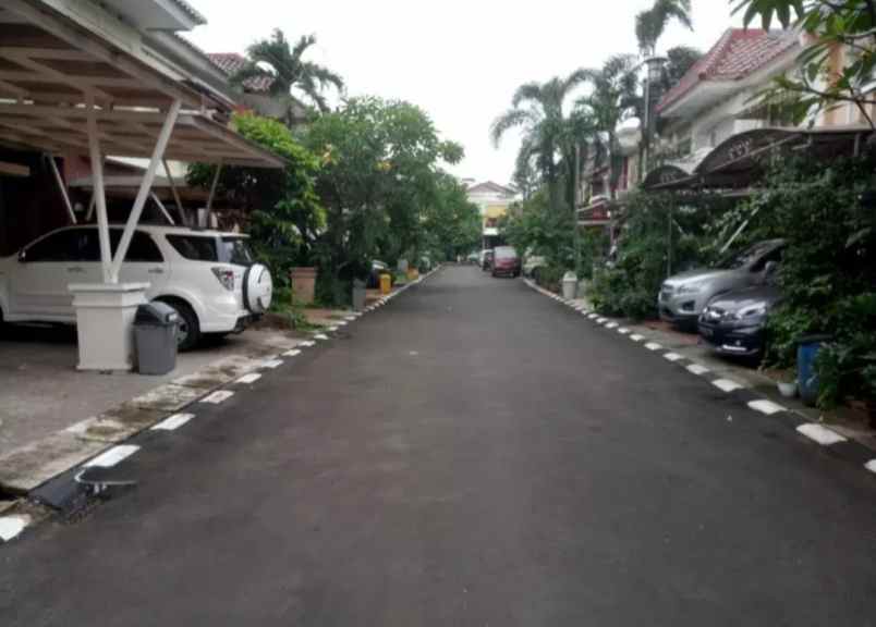 dijual rumah perumahan jatinegara baru
