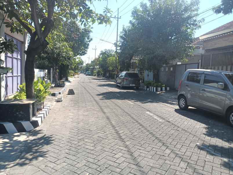 dijual rumah perumahan kutisari indah