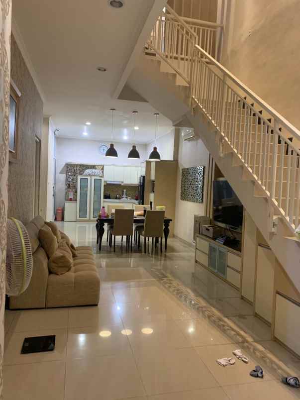 dijual rumah perumahan manyar surabaya