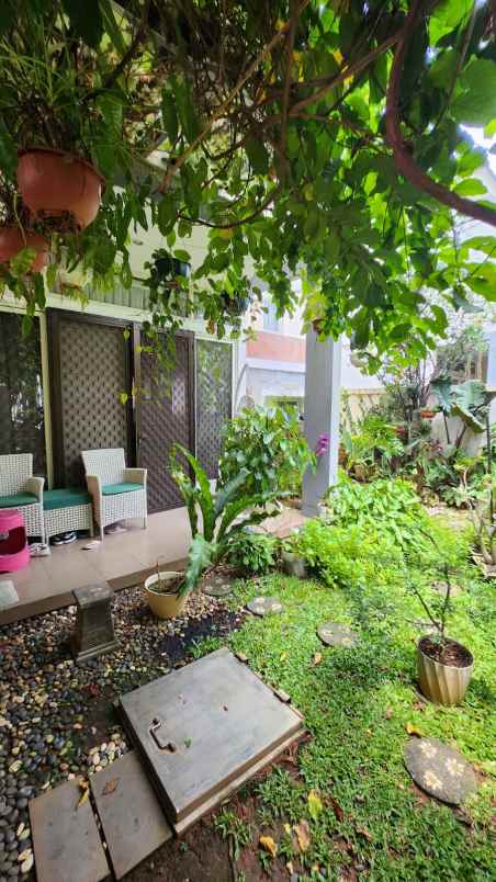 dijual rumah perumahan metland menteng