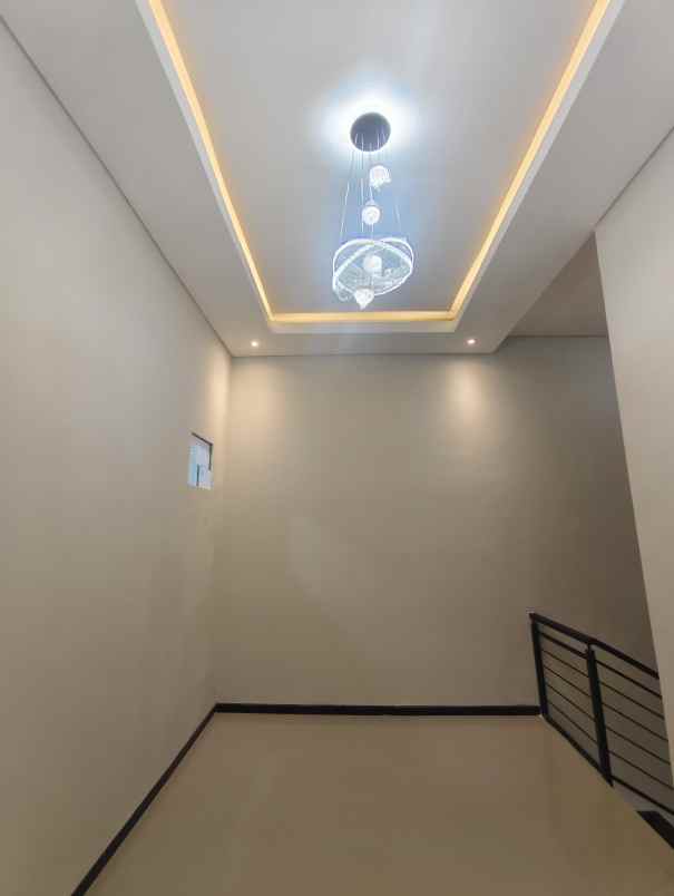 dijual rumah perumahan nirwana