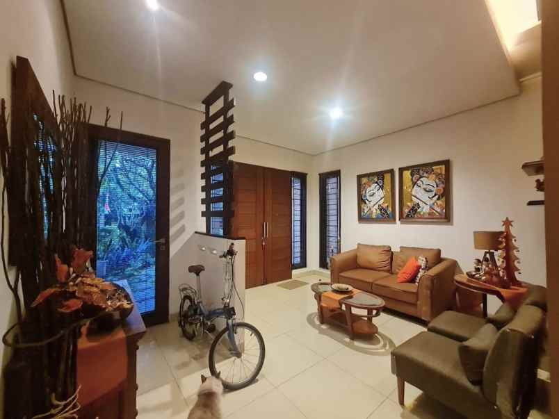 dijual rumah perumahan puri gading