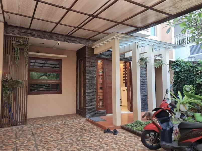 dijual rumah perumahan puri gading