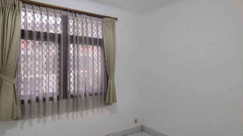 dijual rumah perumahan taman sakura indah bandung