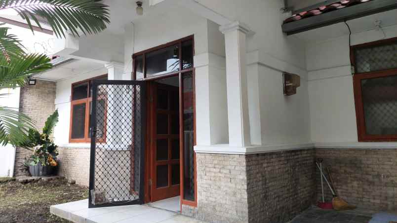 dijual rumah perumahan taman sakura indah bandung