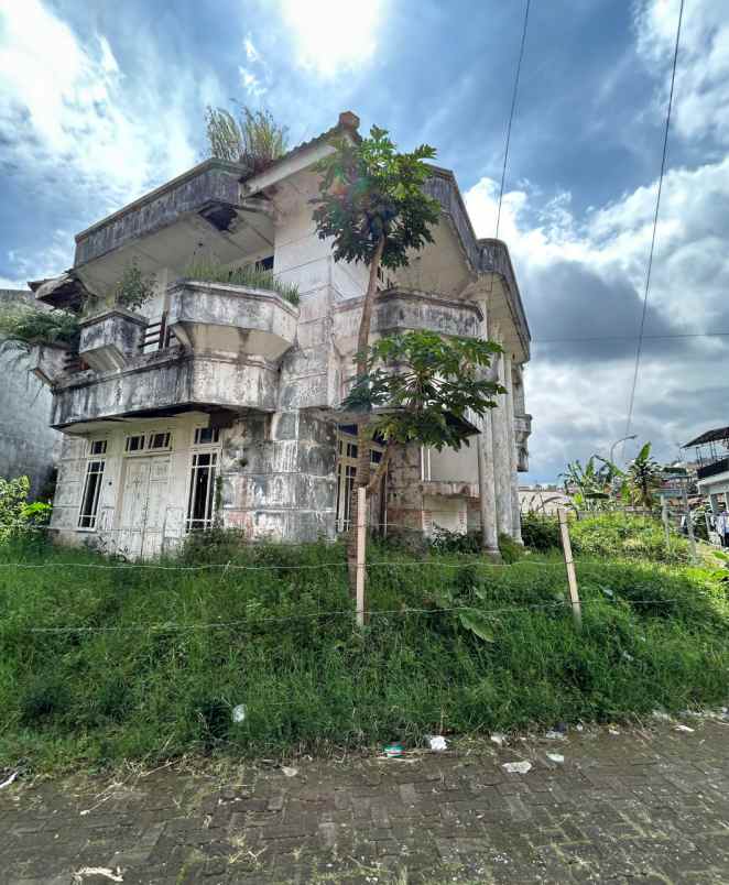 dijual rumah perumahan villa green