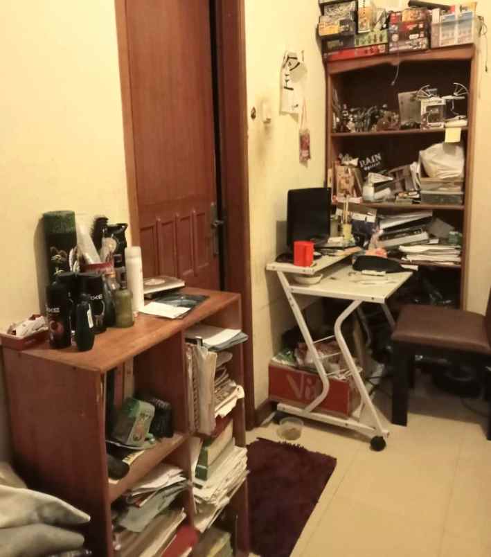 dijual rumah pesona khayangan margonda