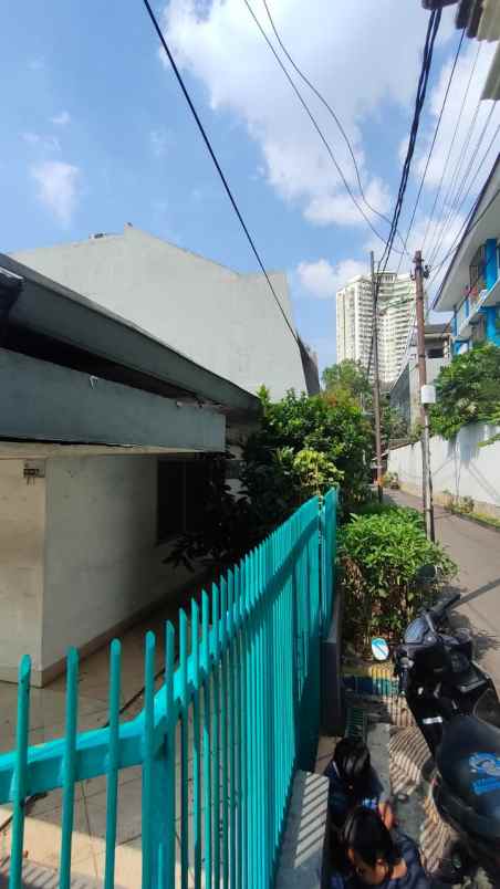 dijual rumah petojo utara