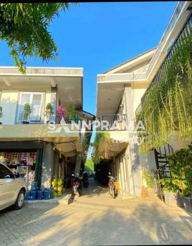 dijual rumah petukangan selatan