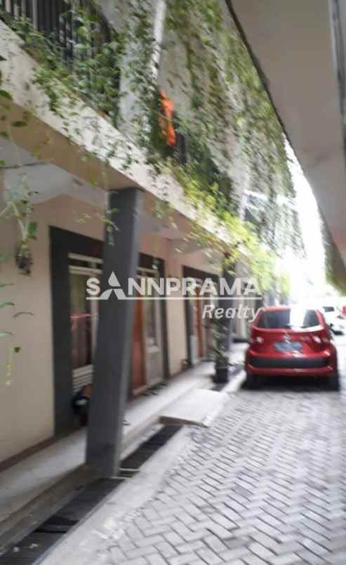 dijual rumah petukangan selatan