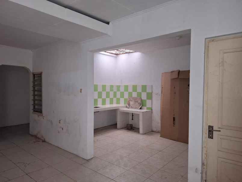 dijual rumah pojok dekat univ islam jember