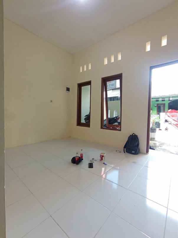 dijual rumah poncol