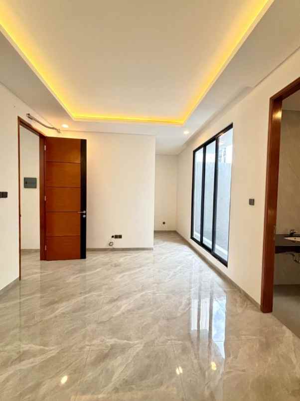 dijual rumah pondok indah