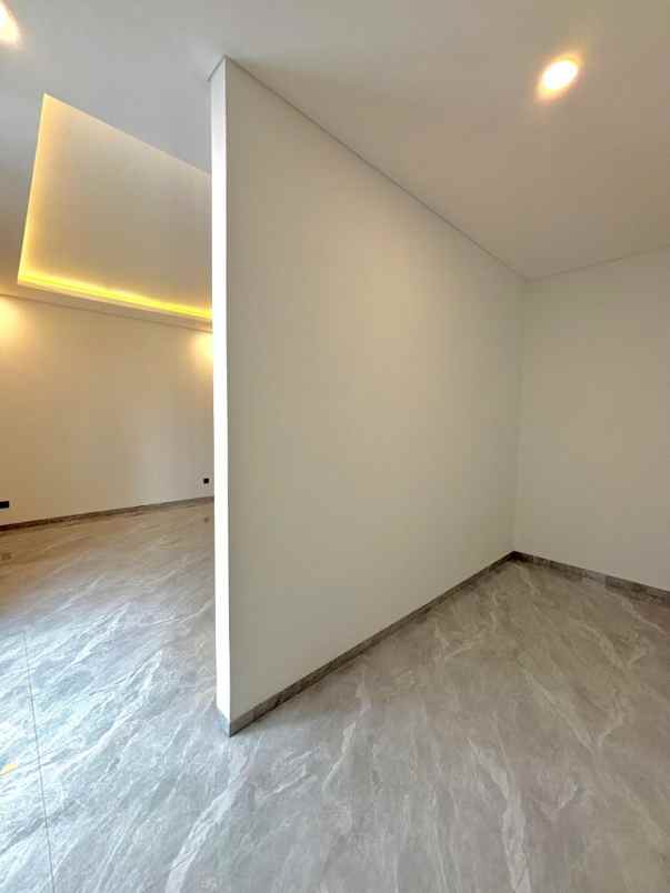 dijual rumah pondok indah