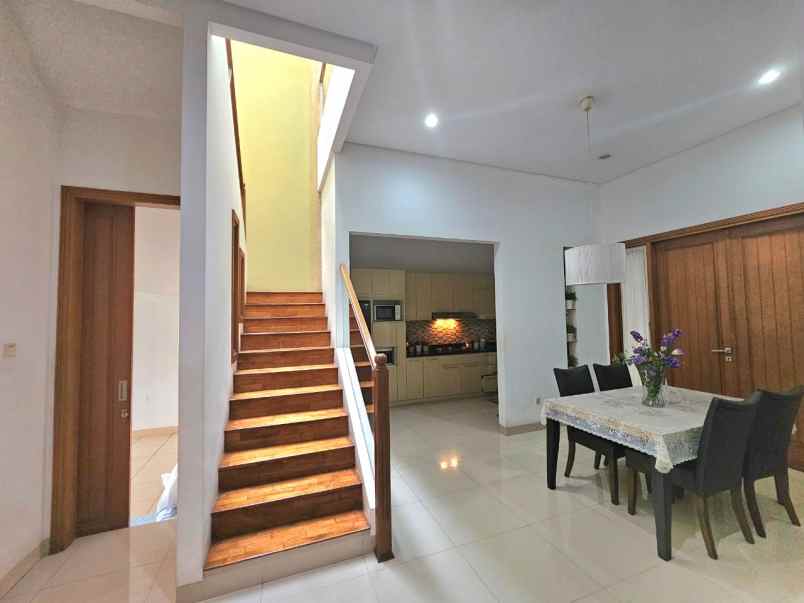 dijual rumah pondok indah
