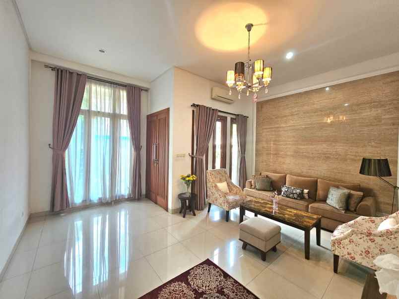 dijual rumah pondok indah
