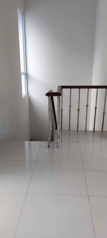 dijual rumah posisi hook di citragan cibubur