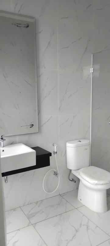 dijual rumah posisi hook di citragan cibubur