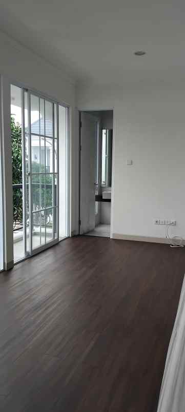 dijual rumah posisi hook di citragan cibubur