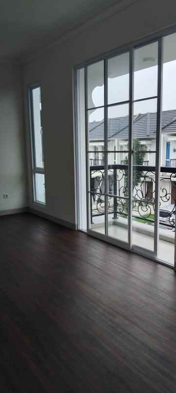 dijual rumah posisi hook di citragan cibubur