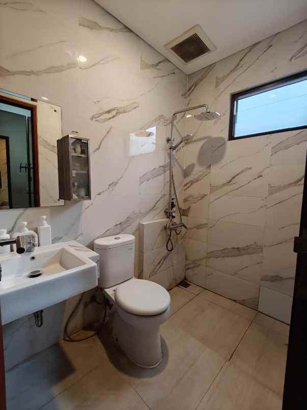 dijual rumah premier estate jatiwarna