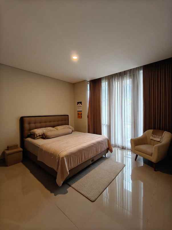 dijual rumah premier estate jatiwarna