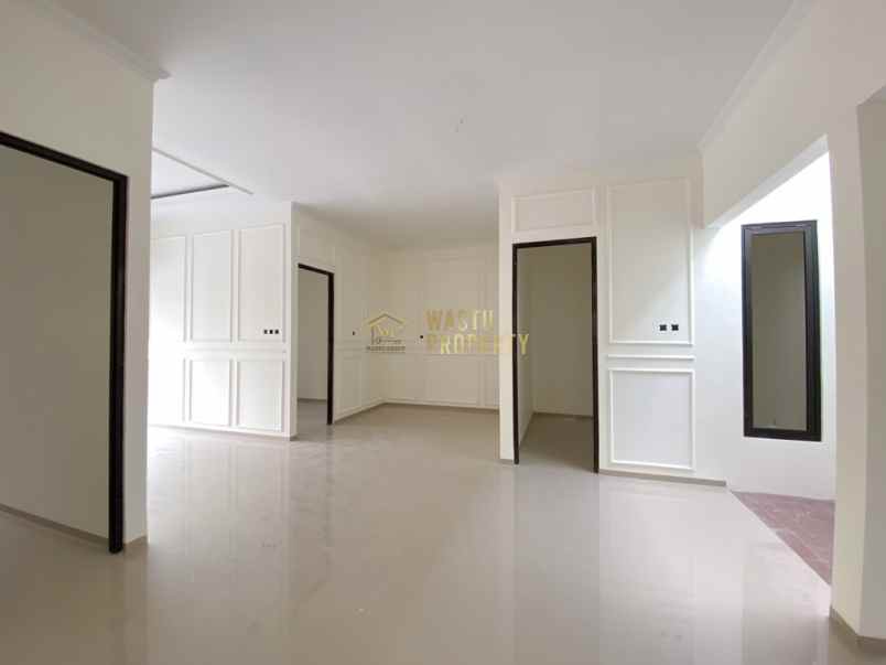 dijual rumah pucangan