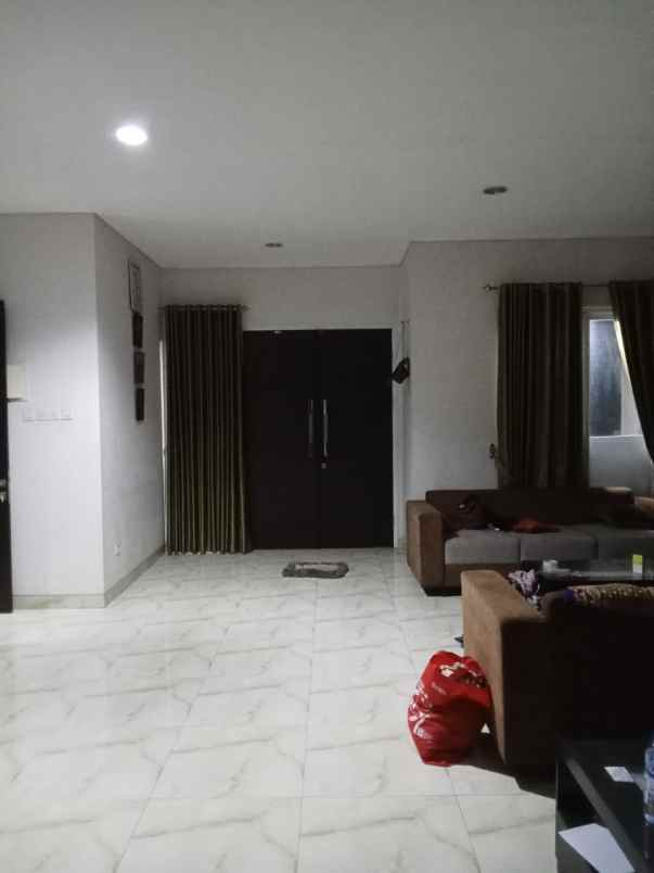 dijual rumah pulo gadung cakung
