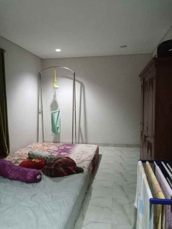 dijual rumah pulo gadung cakung