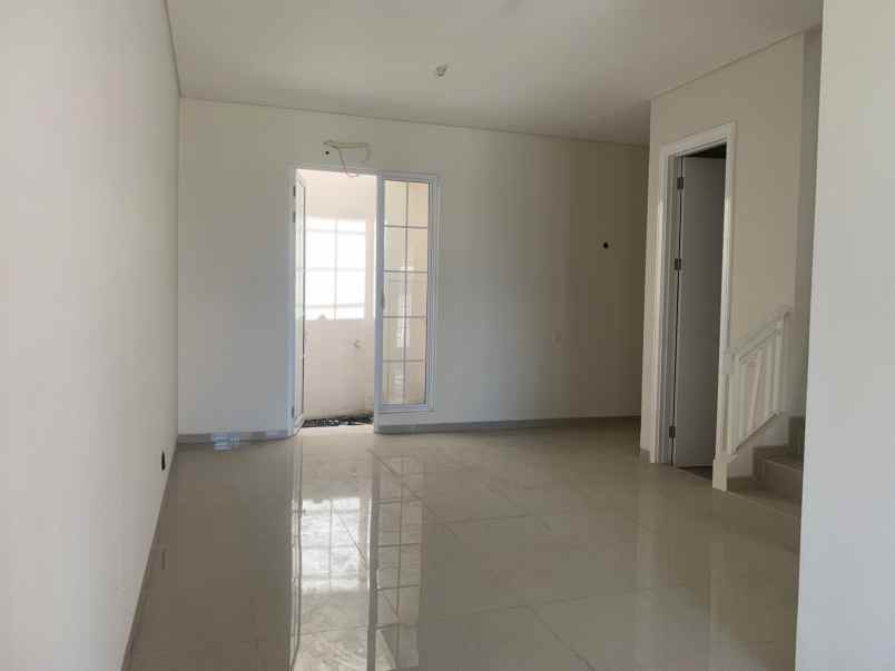 dijual rumah puri galaxy