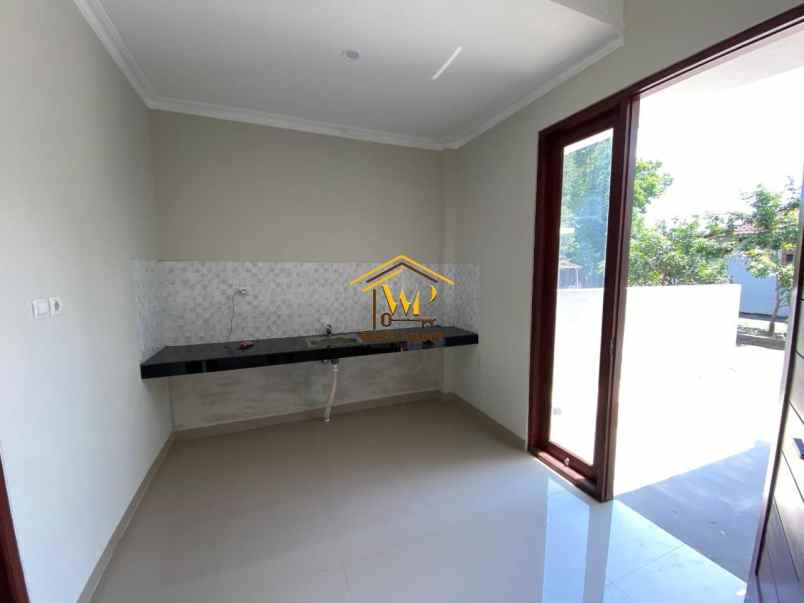 dijual rumah purwomartani