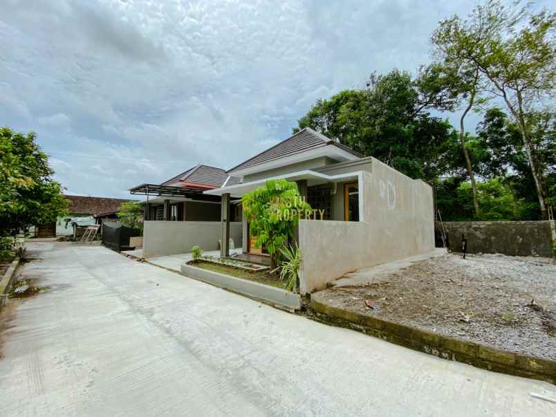 dijual rumah purwomartani