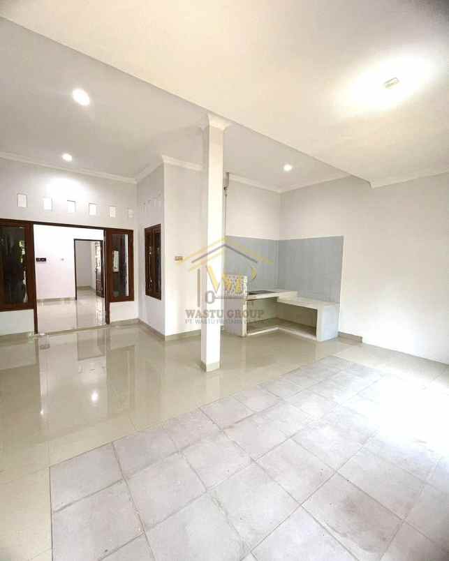 dijual rumah purwomartani